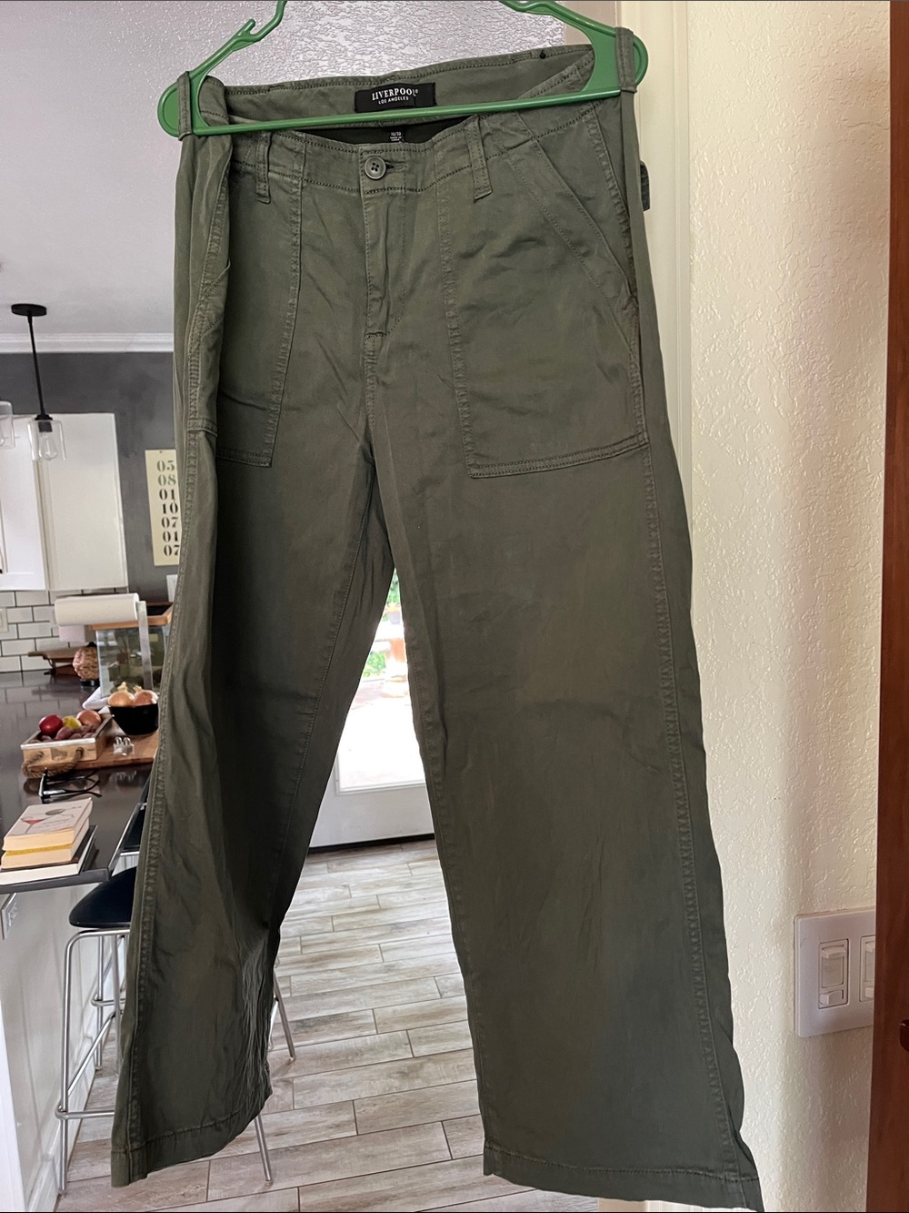 Liverpool Olive Cargo Pants - Military Green